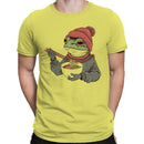 Frog in Beanie Eating Ramen Men's T-shirt