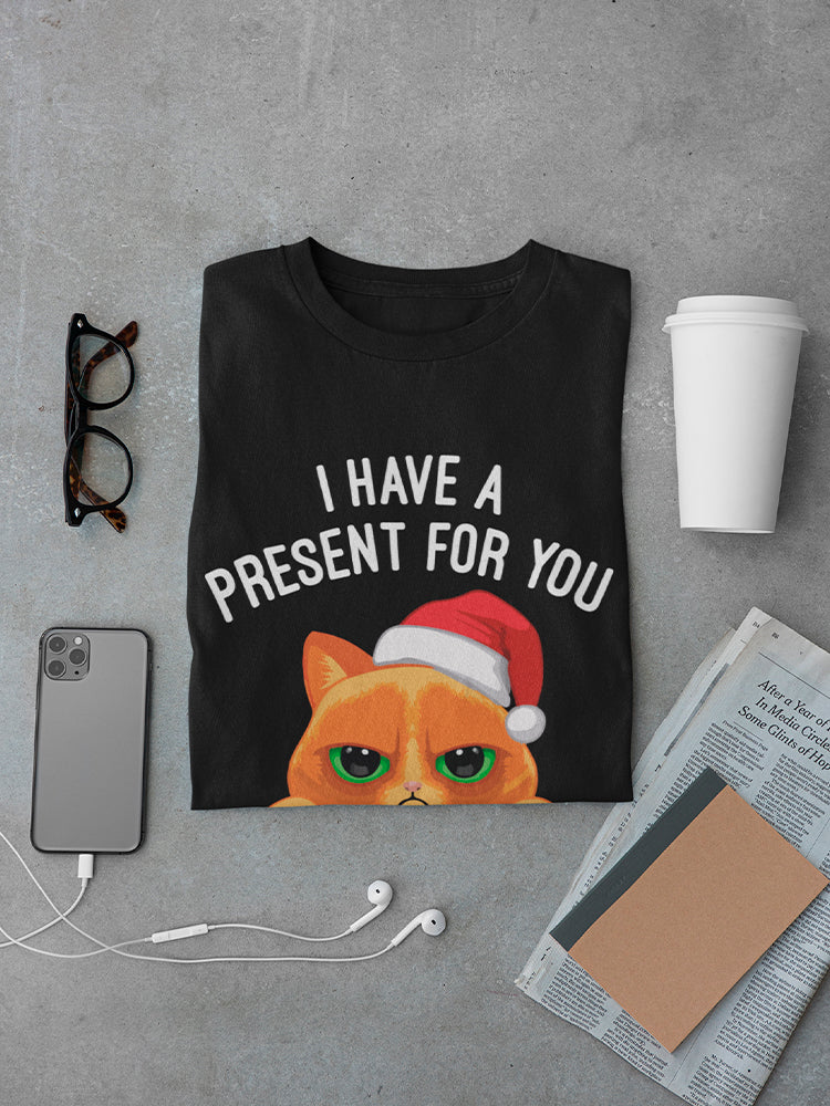 Cute Cat Has A Present For You Men's T-shirt